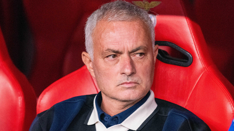Jose Mourinho: Zaten senelerdir Fenerbahçe şampiyon olamıyor ve öncelikle lig maçlarımız var