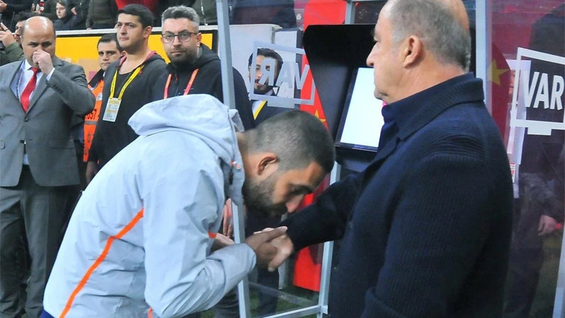 Arda Turan Fatih Terim'in doğum gününü kutladı