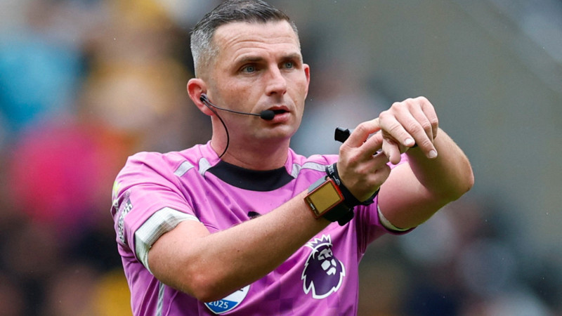 Türkiye-İspanya maçını Michael Oliver yönetecek