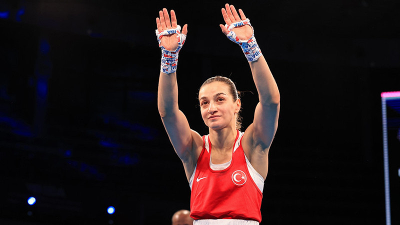 Buse Naz Çakıroğlu, Dünya Boks Şampiyonası'nda çeyrek finalde