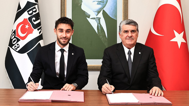 Beşiktaş, Kartal Kayra Yılmaz'ın sözleşmesini yeniledi