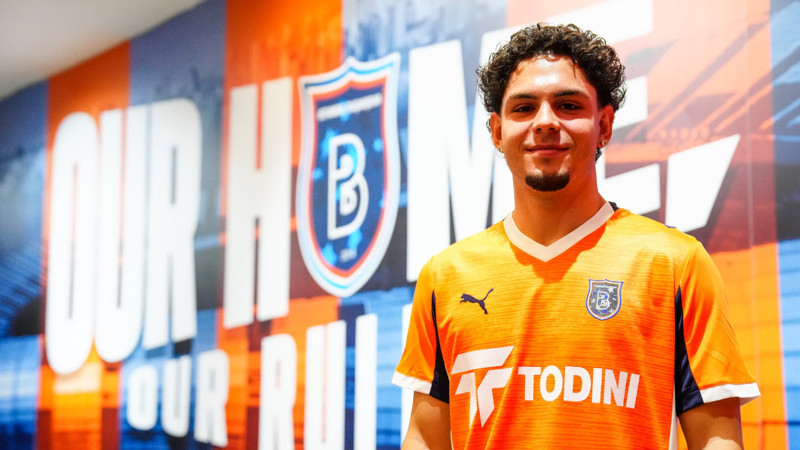 Başakşehir FK, Tuğra Turhan'ı kadrosuna kattığını duyurdu