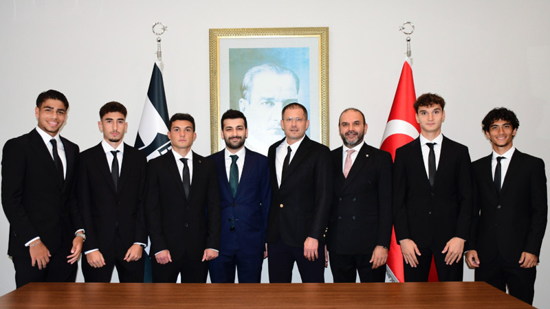 Beşiktaş, 5 futbolcuyla sözleşme imzaladı