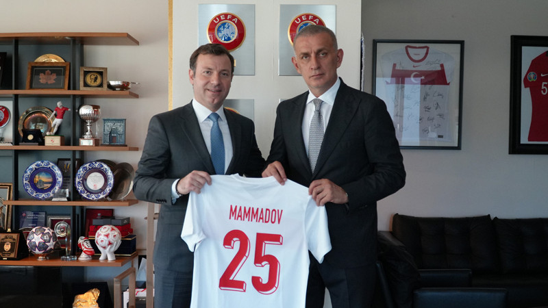 FIFA Üye Federasyonlar Direktörü Mammadov, TFF Başkanı Hacıosmanoğlu'nu ziyaret etti