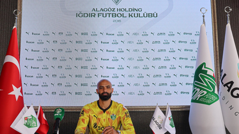 Iğdır FK Sinan Bolat ve Aaron Suarez'i transfer etti