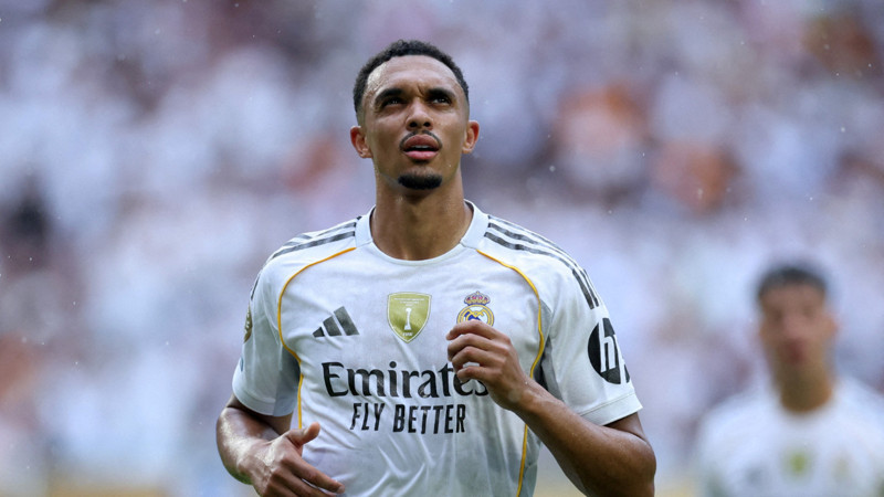 Alexander-Arnold, 2 ay sahalardan uzak kalacak