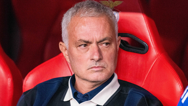 Jose Mourinho'nun yeni takımı belli oldu! Seçim kozu olarak dün gece imzayı attı