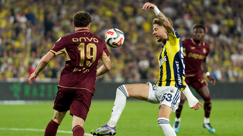 Sebastian Szymanski sınıfta kaldı! 71 dakikada 21 top kaybı...