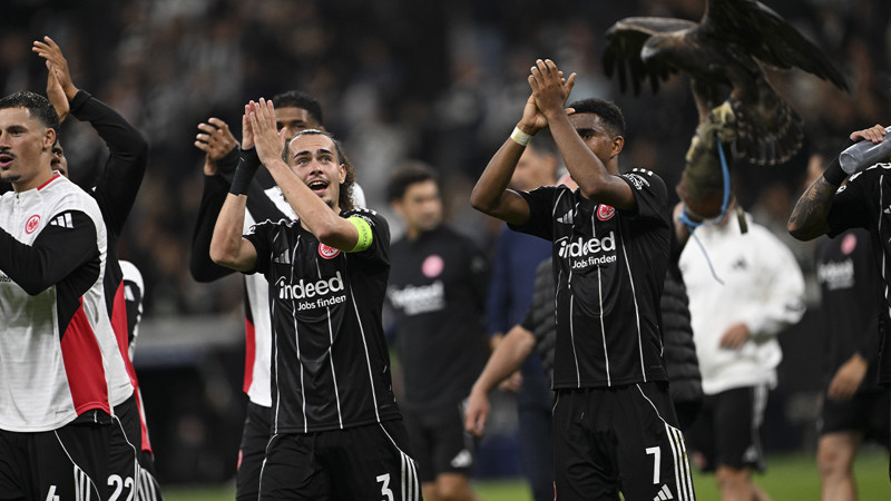 E.Frankfurt'tan en yüksek maaş alan futbolcular 1.8 milyon euro kazanıyor