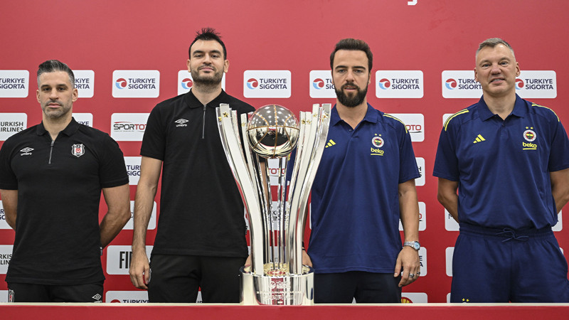 Fenerbahçe Beko ile Beşiktaş GAİN'in başantrenörler ve kaptanları, basın toplantısında konuştu