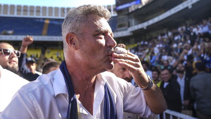 Yeni Başkan Sadettin Saran, Fenerbahçeli futbolcularla bir araya gelecek