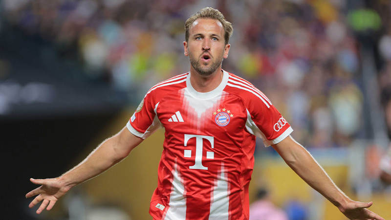 Harry Kane, 104 maçta 100 gol atarak bir takım formasıyla 100 gole en hızlı ulaşan futbolcu oldu