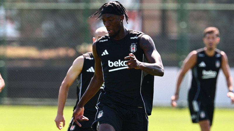 Tammy Abraham Galatasaray derbisi öncesi takımla beraber antrenmana çıktı