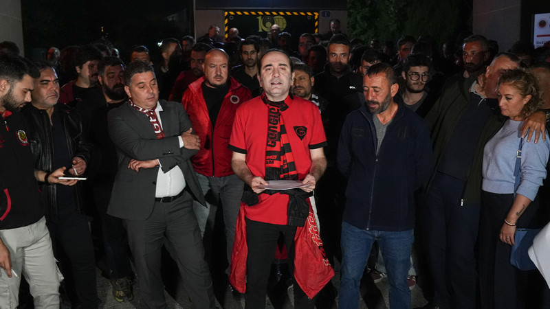 Gençlerbirliği taraftarı, genel kurul talebiyle Beştepe'de toplandı