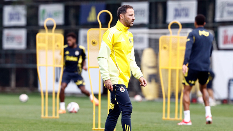 Domenico Tedesco'dan oyuncularına uyarı: Çalışan formayı alır, siz de sahaya küsmeyin