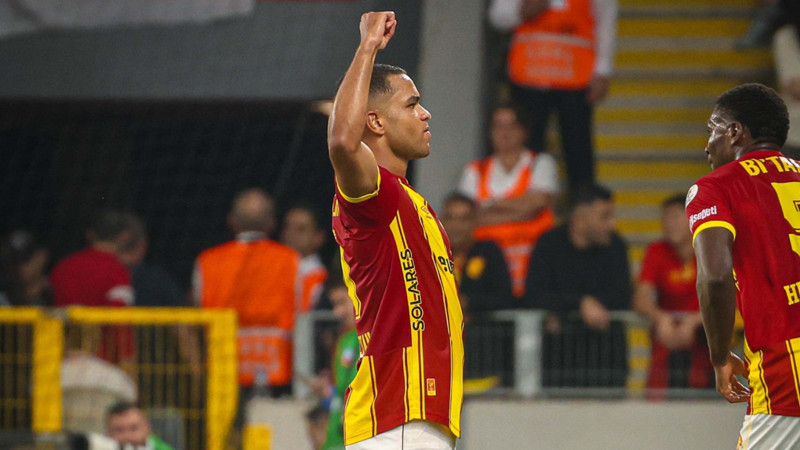 Göztepe'de Juan Silva iki gol attı eleştiri dozu azaldı
