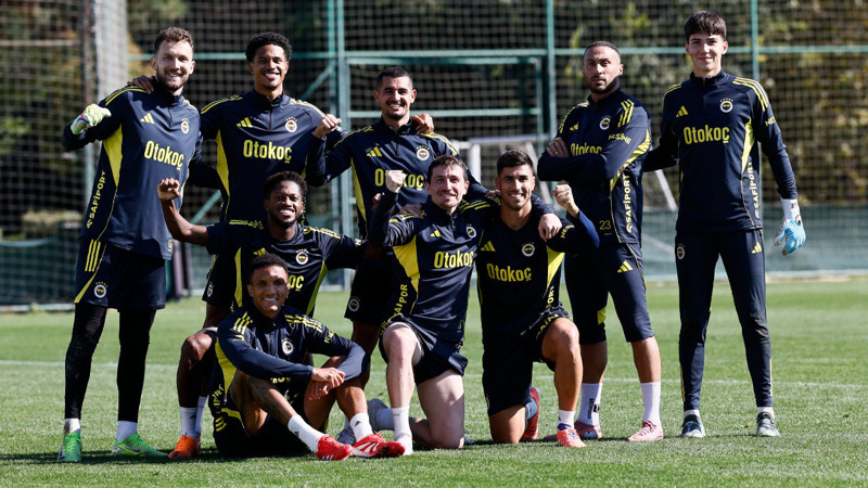 Fenerbahçe'de ayrılık depremi! 6 futbolcunun bileti kesildi