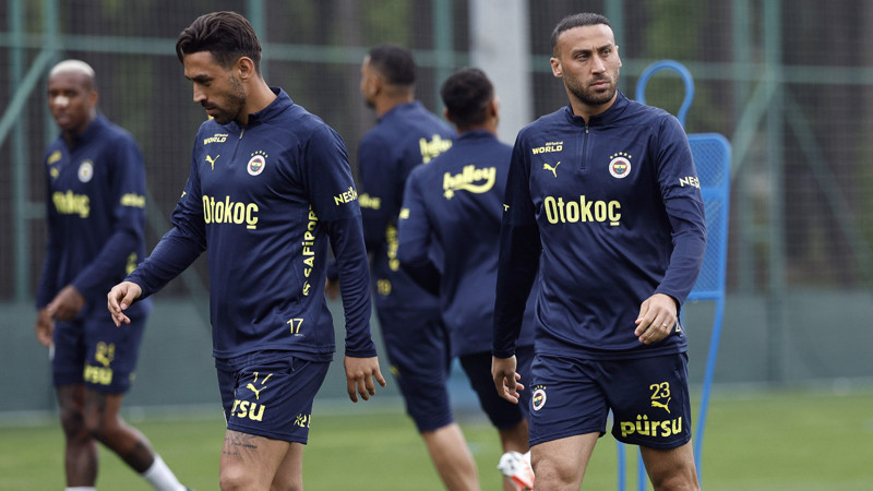 Fenerbahçe'de iki futbolcu kadro dışı bırakıldı