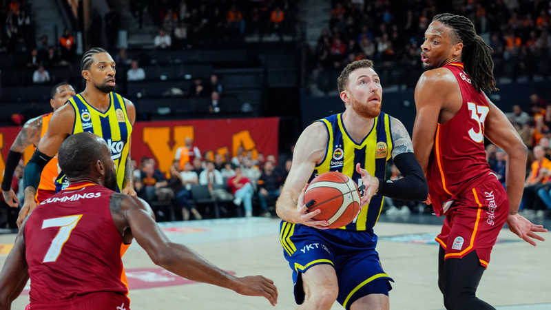 MAÇ SONUCU | Fenerbahçe dev derbide Galatasaray'ı mağlup etti!