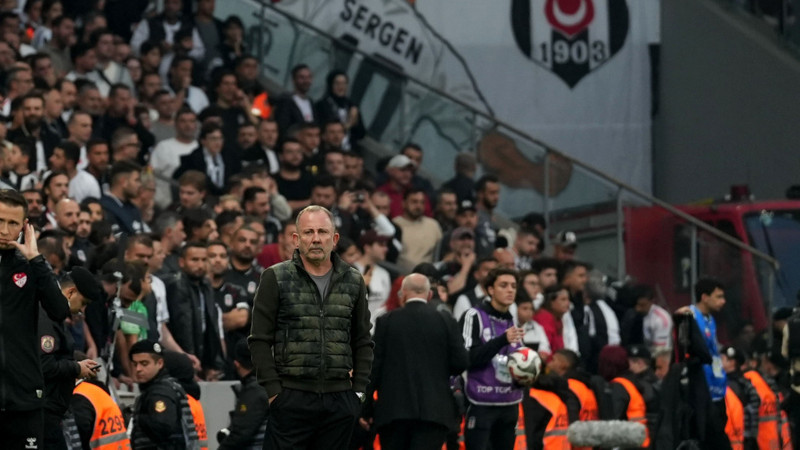 Beşiktaş'ın 8 maçın 7'sinde gol yedi! Sergen Yalçın da çare olamadı