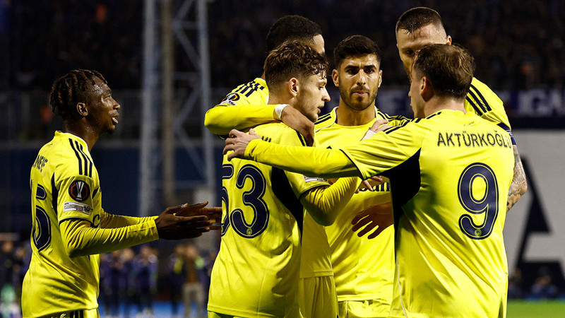 Fenerbahçe'de iki veda kararı! Yıldız oyuncu geldiği gibi gidiyor