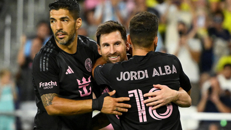 Lionel Messi'den 3 yıllık imza! 41 yaşına kadar sahada