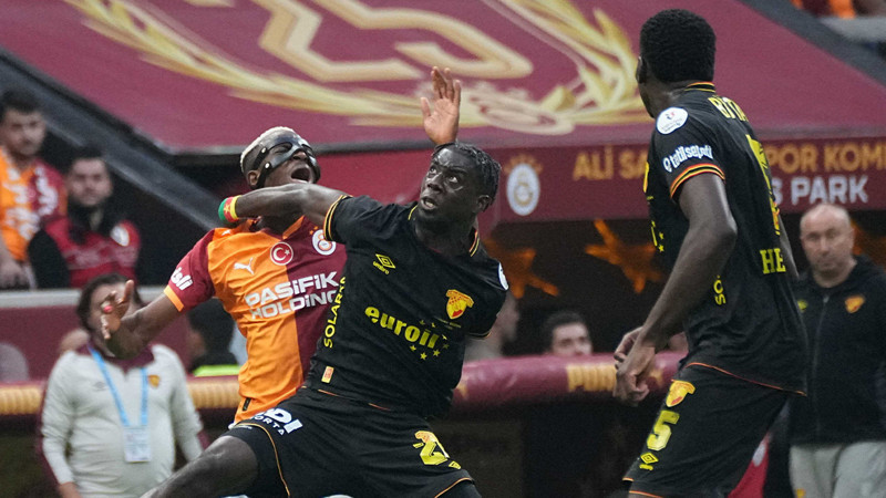 Levent Gültekin: Victor Osimhen'in hareketi fauldü!