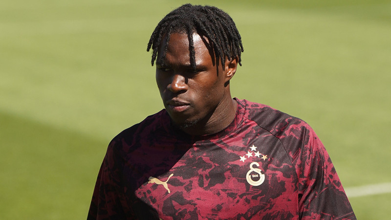 Galatasaray'da Trabzonspor maçı öncesi Okan Buruk'un planlarını değiştiren Wilfried Singo gelişmesi!