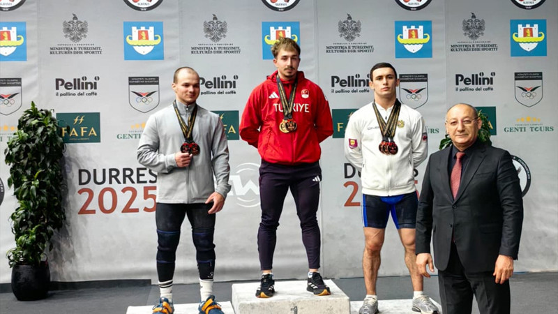 Milli halterci Yusuf Fehmi Genç, Avrupa şampiyonu oldu