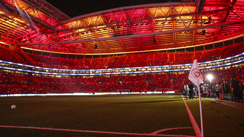 UEFA açıkladı! Türkiye'den iki stat dev finaller için aday