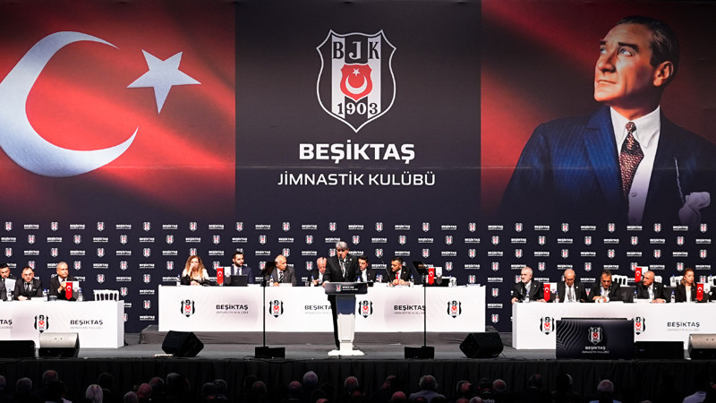 Beşiktaş'ta İdari ve Mali Genel Kurul Toplantısı yapıldı! İbra oylaması kaosa döndü...