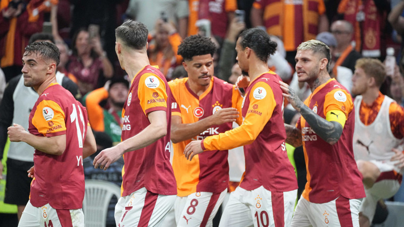 Ajax'ta Kenneth Taylor ve Berghuis yok derken Galatasaray'a Yunus Akgün şoku