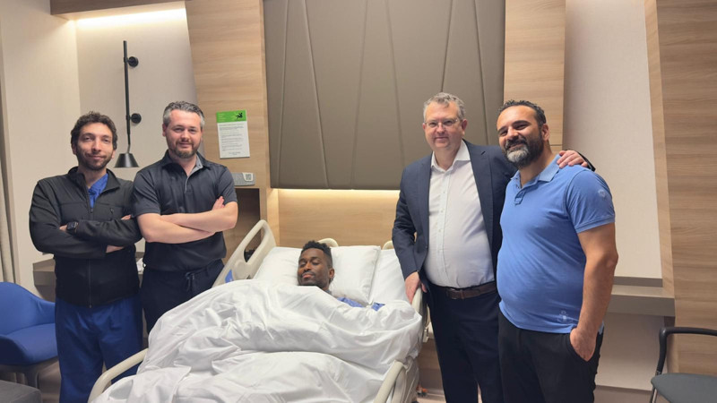 Anadolu Efesli Beaubois dirseğinden ameliyat edildi