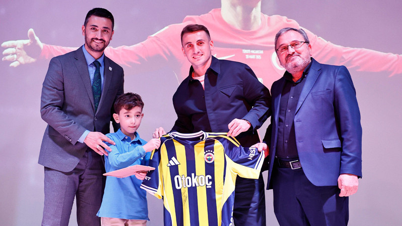 Kerem Aktürkoğlu küçük Aras'ın hayalini gerçekleştirdi