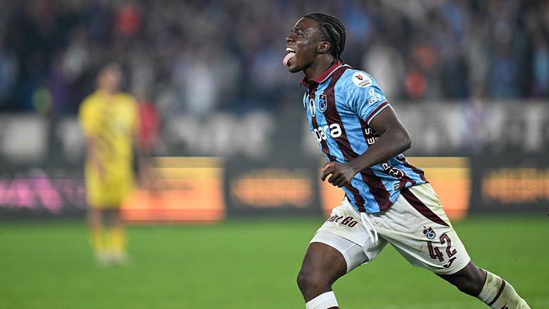 Trabzonspor'un genç yıldızı Oulai'ye milli davet