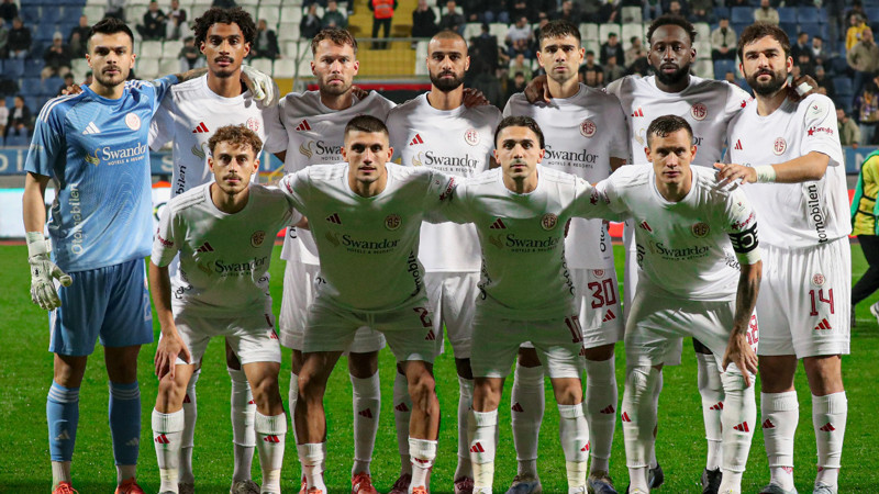 Erdoğan Yeşilyurt, Hasan Yakub İlçin, Julian Cuesta, Ramzi Safuri Beşiktaş maçında yok!