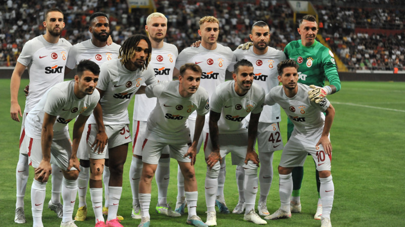 Galatasaray'ın eski futbolcusu Leo Dubois futbolu bıraktı: Beni ağırladığınız için teşekkür ederim