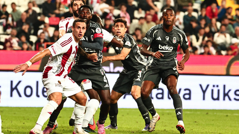 Antalyaspor-Beşiktaş karşılaşmasında maçın adamı Tiago Djalo oldu