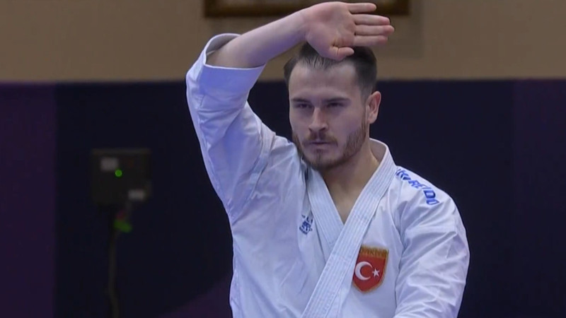 Milli karateci Enes Özdemir, altın madalya kazandı