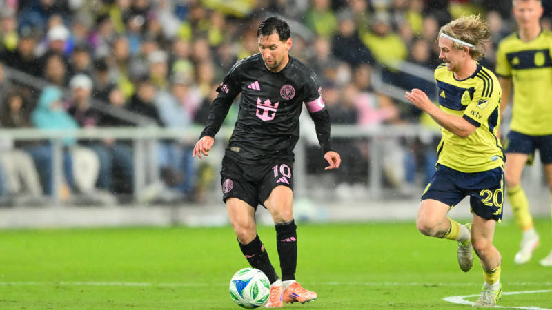 Messi Barcelona'ya dönecek mi? Joan Laporta açıkladı