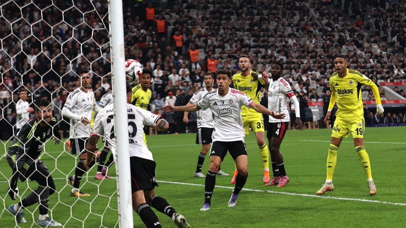 Sergen Yalçın 11 tahtasına ilk olarak Gabriel Paulista'yı yazıyor!