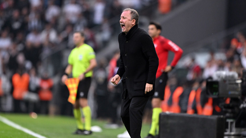 Sergen Yalçın: Hakemliklerini bizim maçlarda kanıtlamaya çalışıyorlar