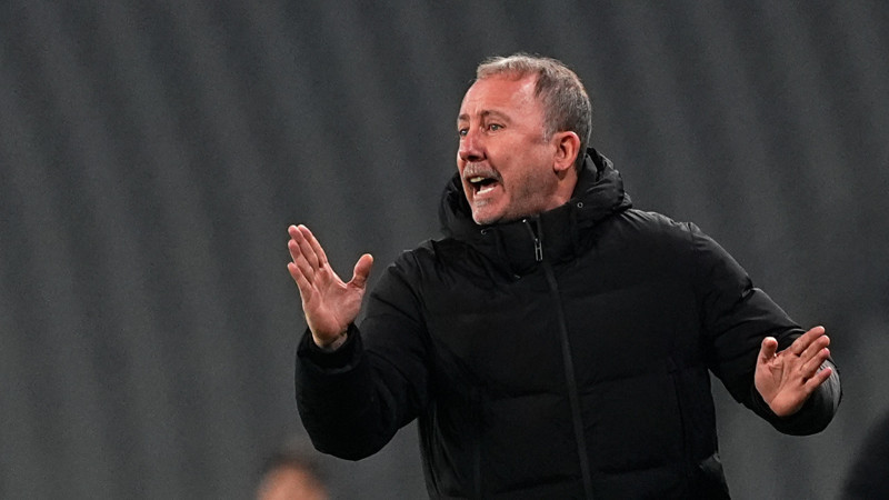 Sergen Yalçın'dan transfer cevabı: Türkiye'den almayacağız