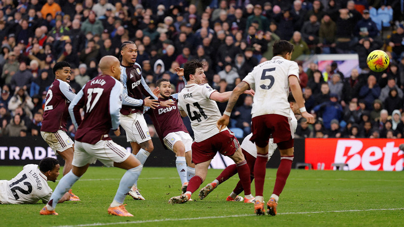 MAÇ SONUCU | Aston Villa'dan lider Arsenal'a uzatmada ağır darbe!