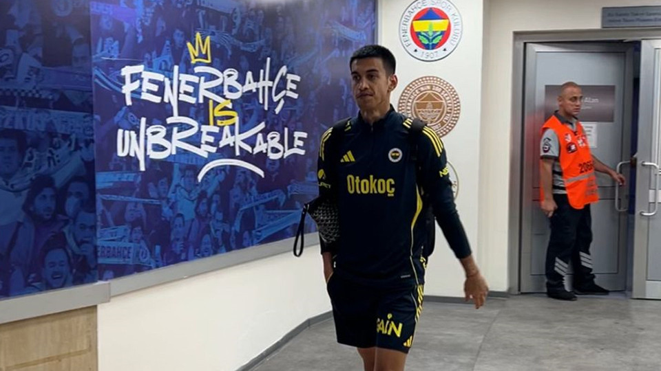 Hatalı gol yiyen İrfan Can Eğribayat, üzgün ayrıldı