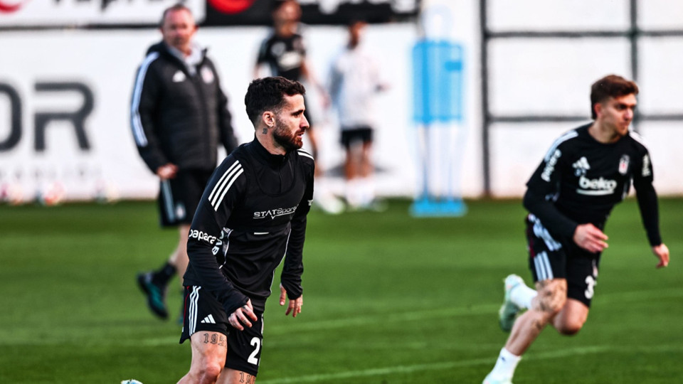 Beşiktaş'tan açıklama: Rafa Silva izin istedi