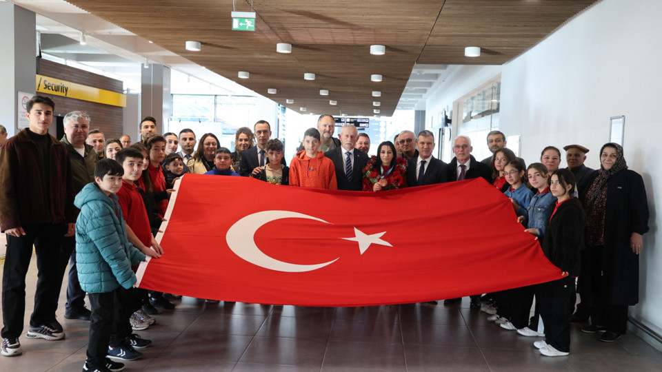 Riyad’da bronz madalya kazanan milli sporcu Berna Tut törenle karşılandı