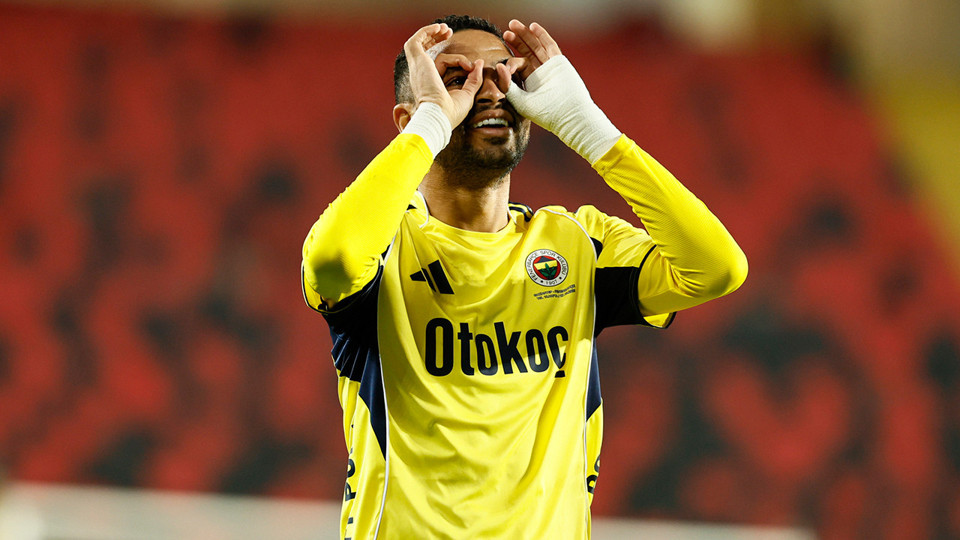 Fenerbahçe'de sürpriz veda! Transfer için İstanbul'a geliyorlar