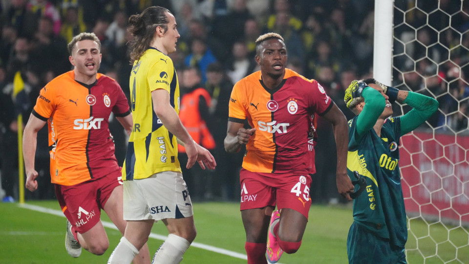 Victor Osimhen Fenerbahçe derbisinde oynayacak!