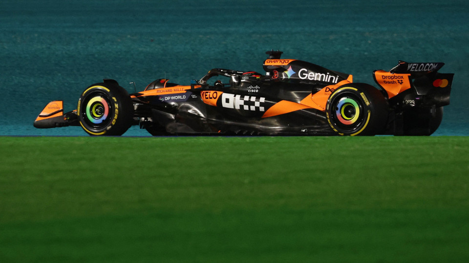 Formula 1 Katar Grand Prix'sinde sprint yarışını Piastri kazandı